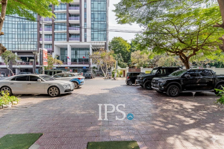 528 Sqm Commercial Villa For Rent - Daun Penh, Phnom Penh