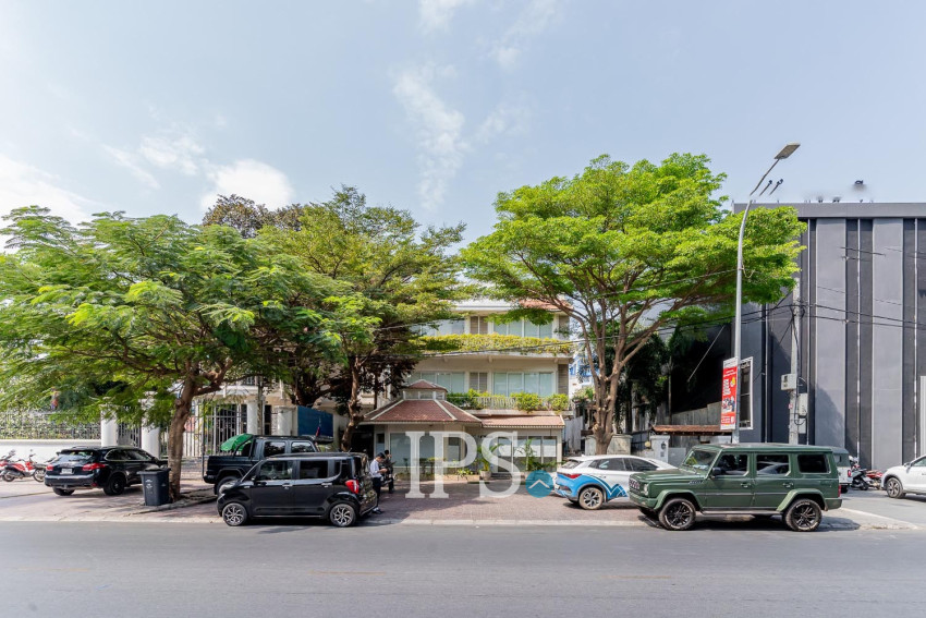 528 Sqm Commercial Villa For Rent - Daun Penh, Phnom Penh