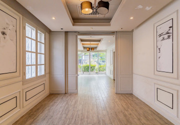 528 Sqm Commercial Villa For Rent - Daun Penh, Phnom Penh thumbnail