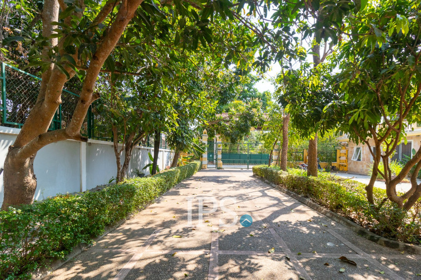 2 Bedroom Apartment For Rent - Slor Kram, Siem Reap