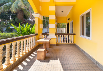 2 Bedroom Apartment For Rent - Slor Kram, Siem Reap thumbnail