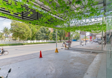 110 Sqm Retail Space For Rent - Tonle Bassac, Phnom Penh thumbnail