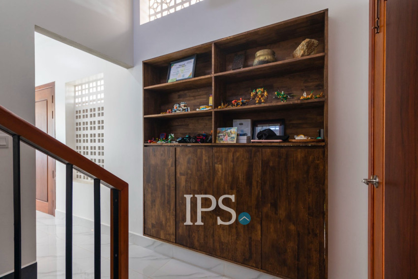 វីឡា 3 បន្ទប់គេង សម្រាប់លក់ - សាលាកំរើក, សៀមរាប