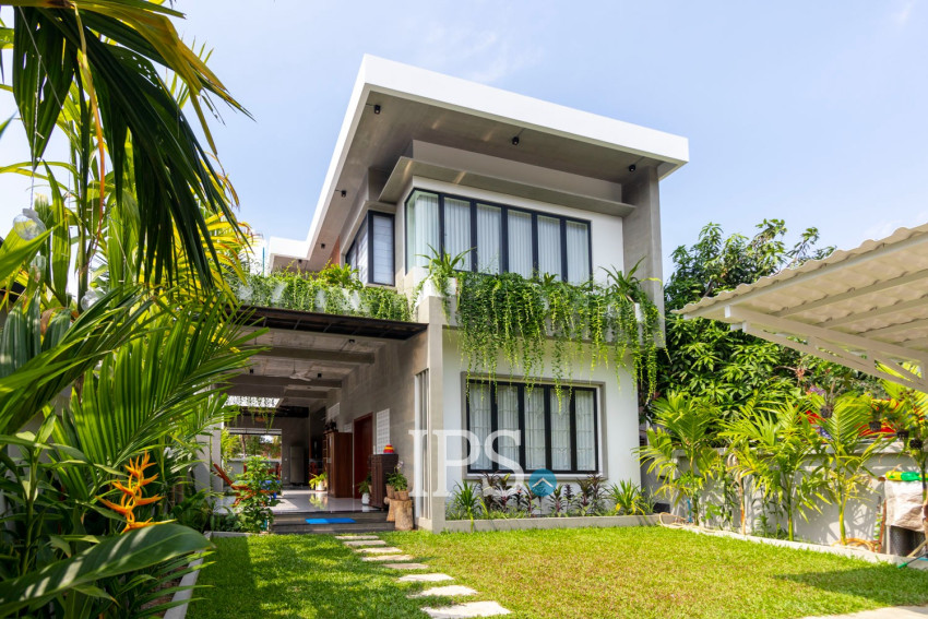 វីឡា 3 បន្ទប់គេង សម្រាប់លក់ - សាលាកំរើក, សៀមរាប