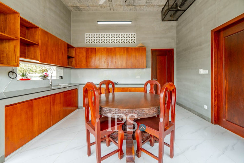 វីឡា 3 បន្ទប់គេង សម្រាប់លក់ - សាលាកំរើក, សៀមរាប