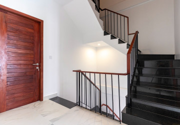 4 Bedroom Flat For Rent - Sala Kamreuk, Siem Reap thumbnail