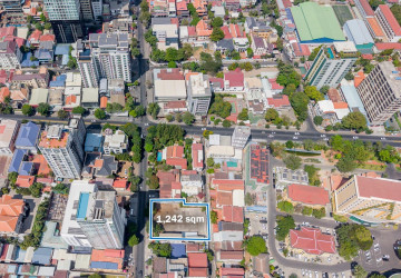 1,242 Sqm Land For Rent - Tonle Bassac, Phnom Penh thumbnail