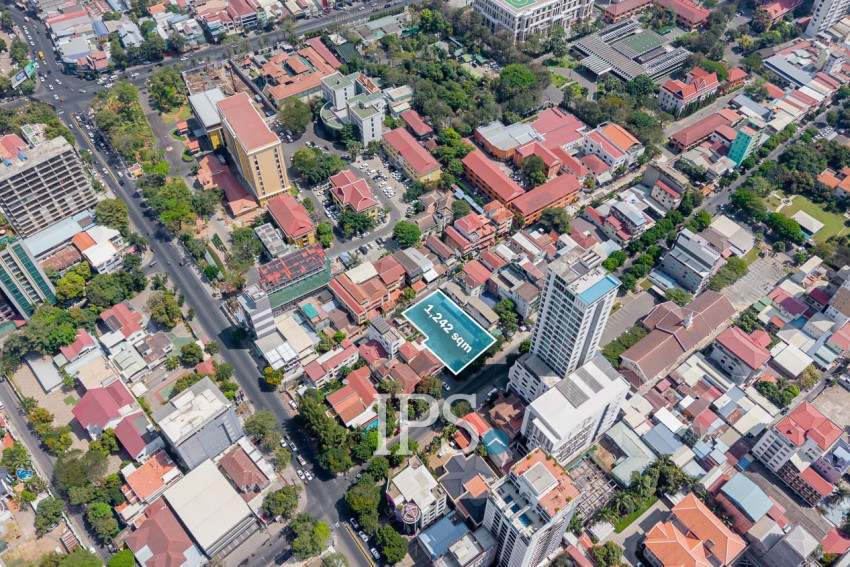 1,242 Sqm Land For Rent - Tonle Bassac, Phnom Penh