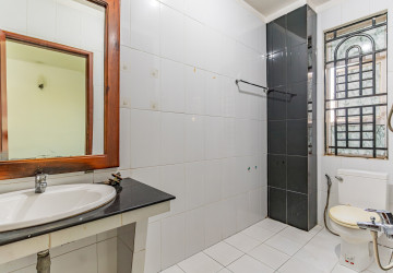 3,366 Sqm Commercial Building For Rent - BKK2, Phnom Penh thumbnail