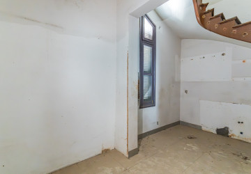 5 Bedroom Commercial Villa For Rent - Srah Chork, Phnom Penh thumbnail