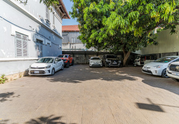 5 Bedroom Commercial Villa For Rent - Srah Chork, Phnom Penh thumbnail