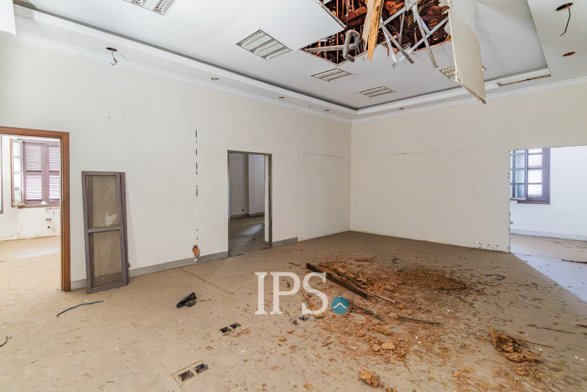 5 Bedroom Commercial Villa For Rent - Srah Chork, Phnom Penh