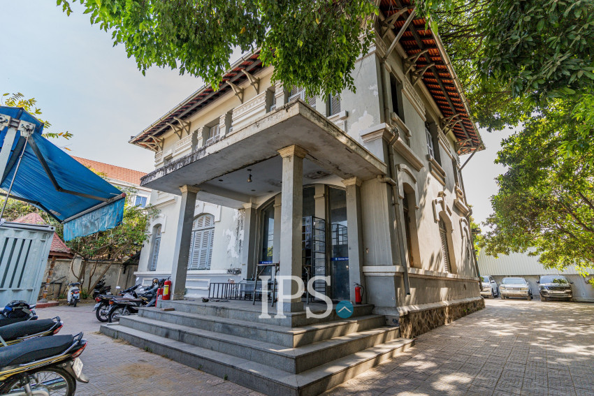 5 Bedroom Commercial Villa For Rent - Srah Chork, Phnom Penh