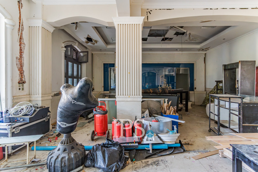 5 Bedroom Commercial Villa For Rent - Srah Chork, Phnom Penh