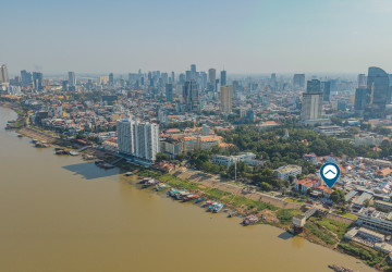 5 Bedroom Commercial Villa For Rent - Srah Chork, Phnom Penh thumbnail