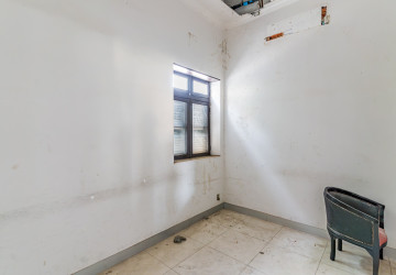 5 Bedroom Commercial Villa For Rent - Srah Chork, Phnom Penh thumbnail