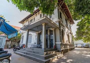 5 Bedroom Commercial Villa For Rent - Srah Chork, Phnom Penh thumbnail