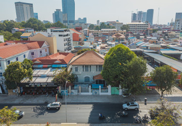 5 Bedroom Commercial Villa For Rent - Srah Chork, Phnom Penh thumbnail