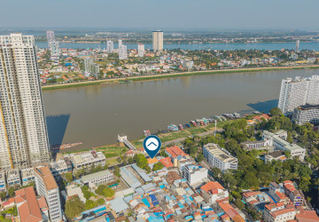 5 Bedroom Commercial Villa For Rent - Srah Chork, Phnom Penh thumbnail