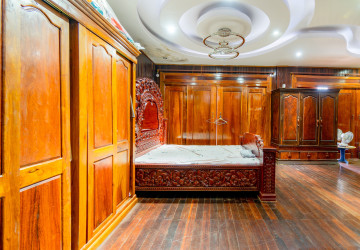 16 Bedroom Shophouse For Rent - Chreav, Siem Reap thumbnail