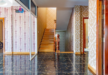 16 Bedroom Shophouse For Rent - Chreav, Siem Reap thumbnail