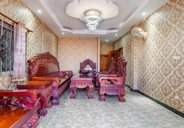 16 Bedroom Shophouse For Rent - Chreav, Siem Reap thumbnail