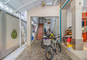 1 Bedroom Apartment For Rent - Toul Tum Poung 1, Phnom Penh thumbnail