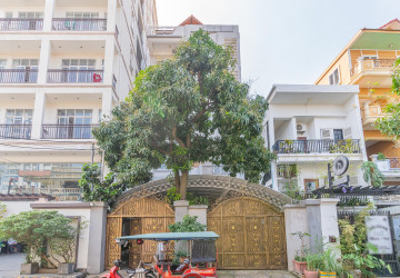 1 Bedroom Apartment For Rent - Toul Tum Poung 1, Phnom Penh thumbnail