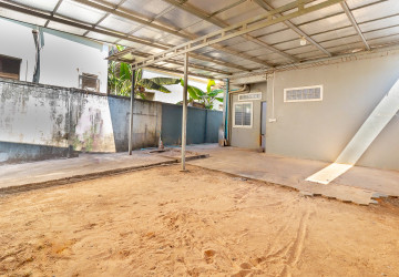 2 Bedroom Shop House  For Rent - Sala Kamreuk, Siem Reap thumbnail