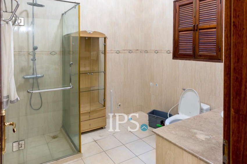 3 Commercial Villa For Rent - Beoung Raing, Phnom Penh