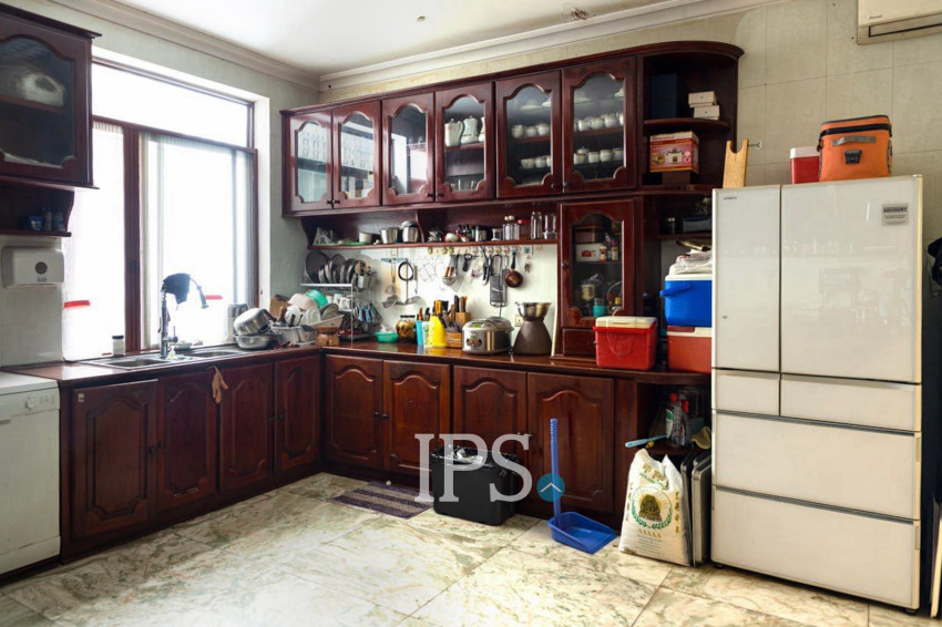 3 Commercial Villa For Rent - Beoung Raing, Phnom Penh