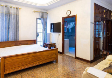 3 Commercial Villa For Rent - Beoung Raing, Phnom Penh thumbnail