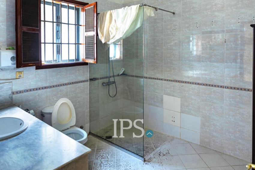 3 Commercial Villa For Rent - Beoung Raing, Phnom Penh