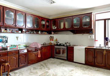 3 Commercial Villa For Rent - Beoung Raing, Phnom Penh thumbnail