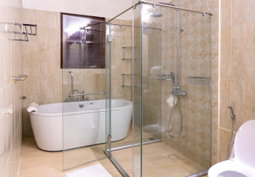 3 Commercial Villa For Rent - Beoung Raing, Phnom Penh thumbnail