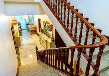 3 Commercial Villa For Rent - Beoung Raing, Phnom Penh thumbnail