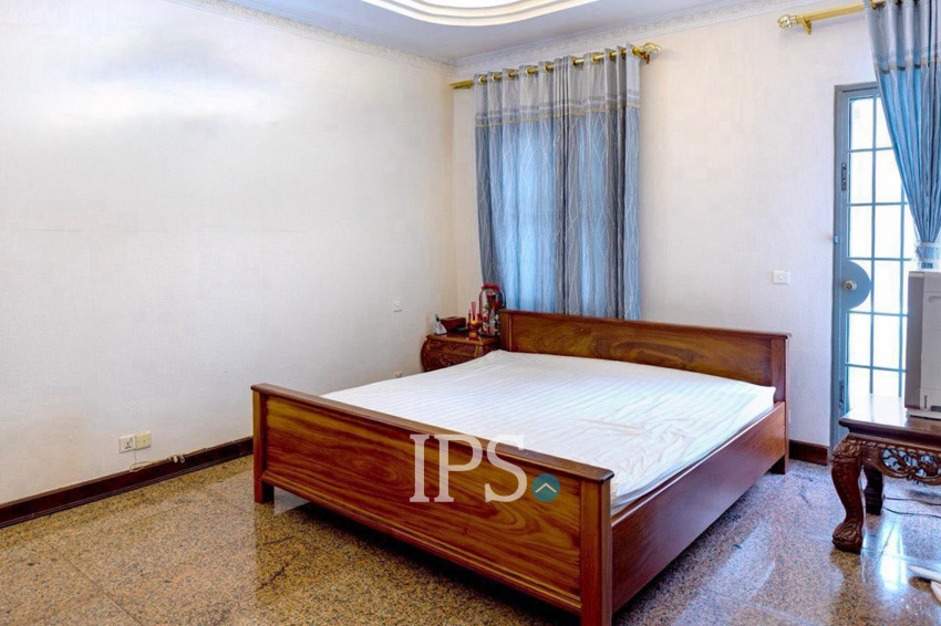 3 Commercial Villa For Rent - Beoung Raing, Phnom Penh