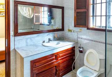 3 Commercial Villa For Rent - Beoung Raing, Phnom Penh thumbnail