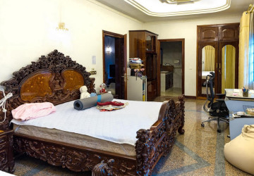 3 Commercial Villa For Rent - Beoung Raing, Phnom Penh thumbnail