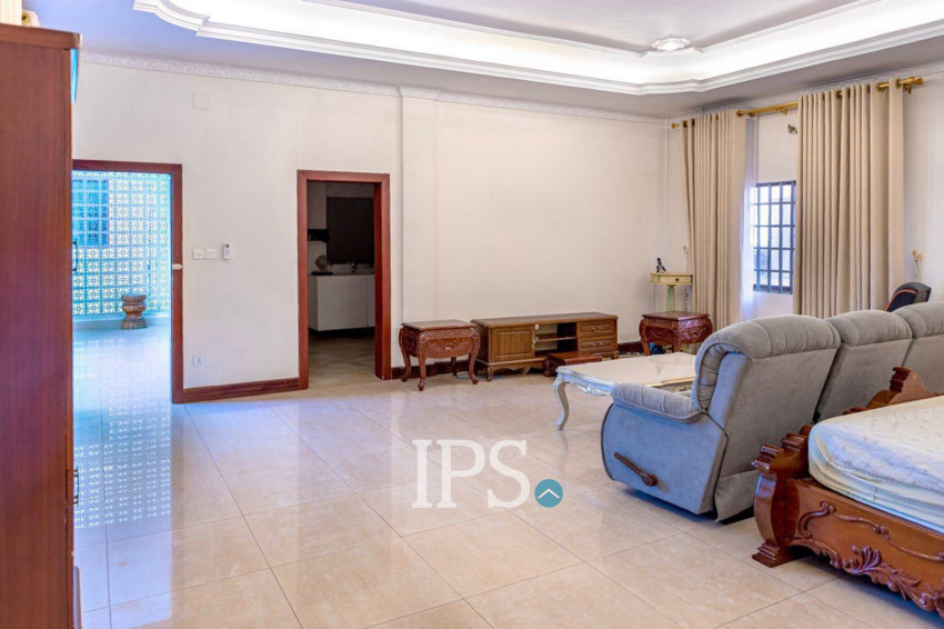 3 Commercial Villa For Rent - Beoung Raing, Phnom Penh