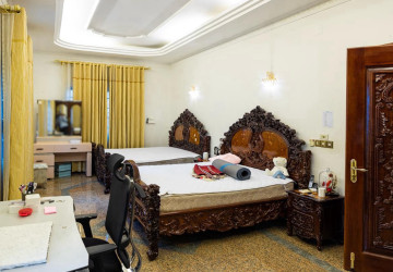 3 Commercial Villa For Rent - Beoung Raing, Phnom Penh thumbnail