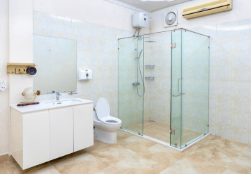 3 Commercial Villa For Rent - Beoung Raing, Phnom Penh thumbnail