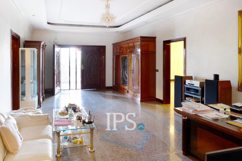 3 Commercial Villa For Rent - Beoung Raing, Phnom Penh