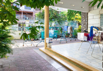 3 Commercial Villa For Rent - Beoung Raing, Phnom Penh thumbnail