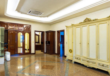 3 Commercial Villa For Rent - Beoung Raing, Phnom Penh thumbnail