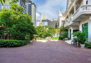 3 Commercial Villa For Rent - Beoung Raing, Phnom Penh thumbnail