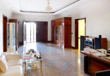 3 Commercial Villa For Rent - Beoung Raing, Phnom Penh thumbnail