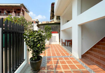 2 Bedroom Apartment For Rent - Sala Kamreuk, Siem Reap thumbnail