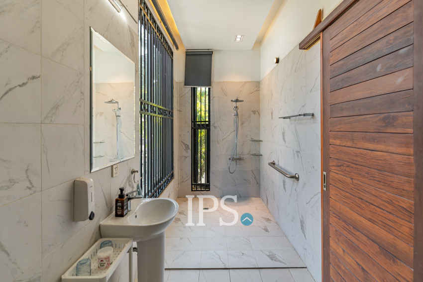 11 Bedroom Building For Sale - Teuk Thla, Phnom Penh