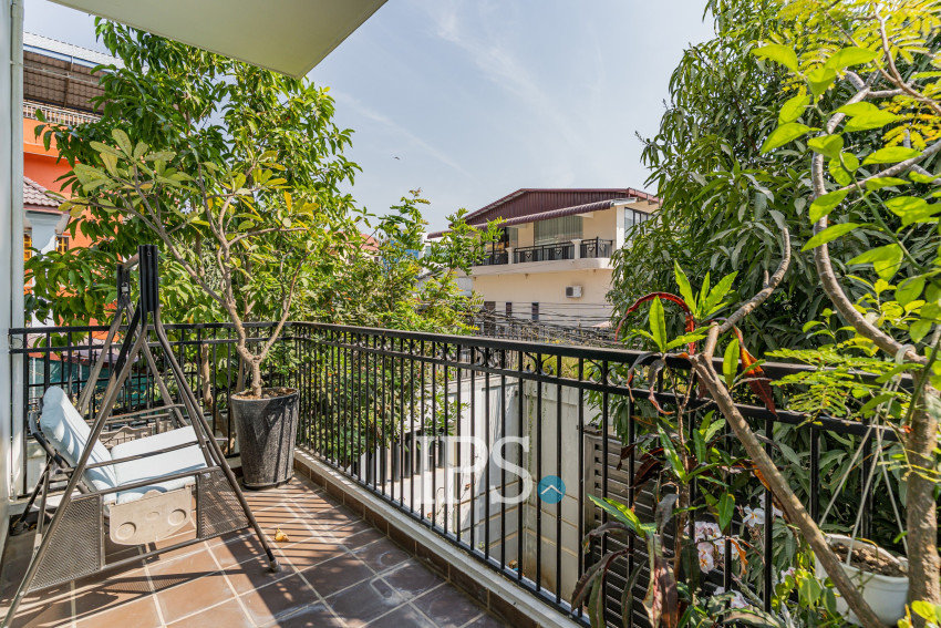 11 Bedroom Building For Sale - Teuk Thla, Phnom Penh